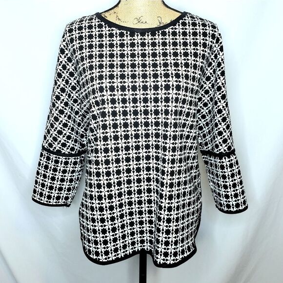 Max Studio | Black & White Cross Pattern Tunic - Picture 1 of 5